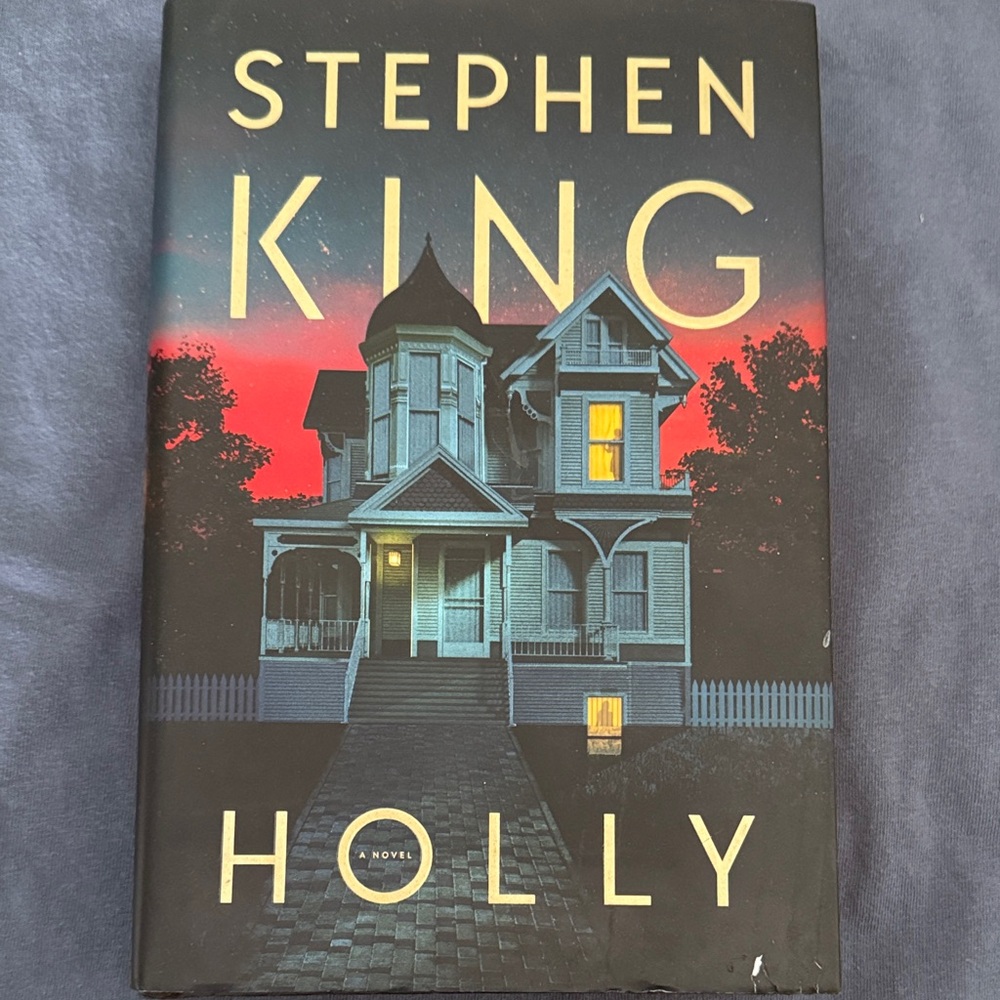 Source Unknown Stephen King Book Cover with Red and Blue